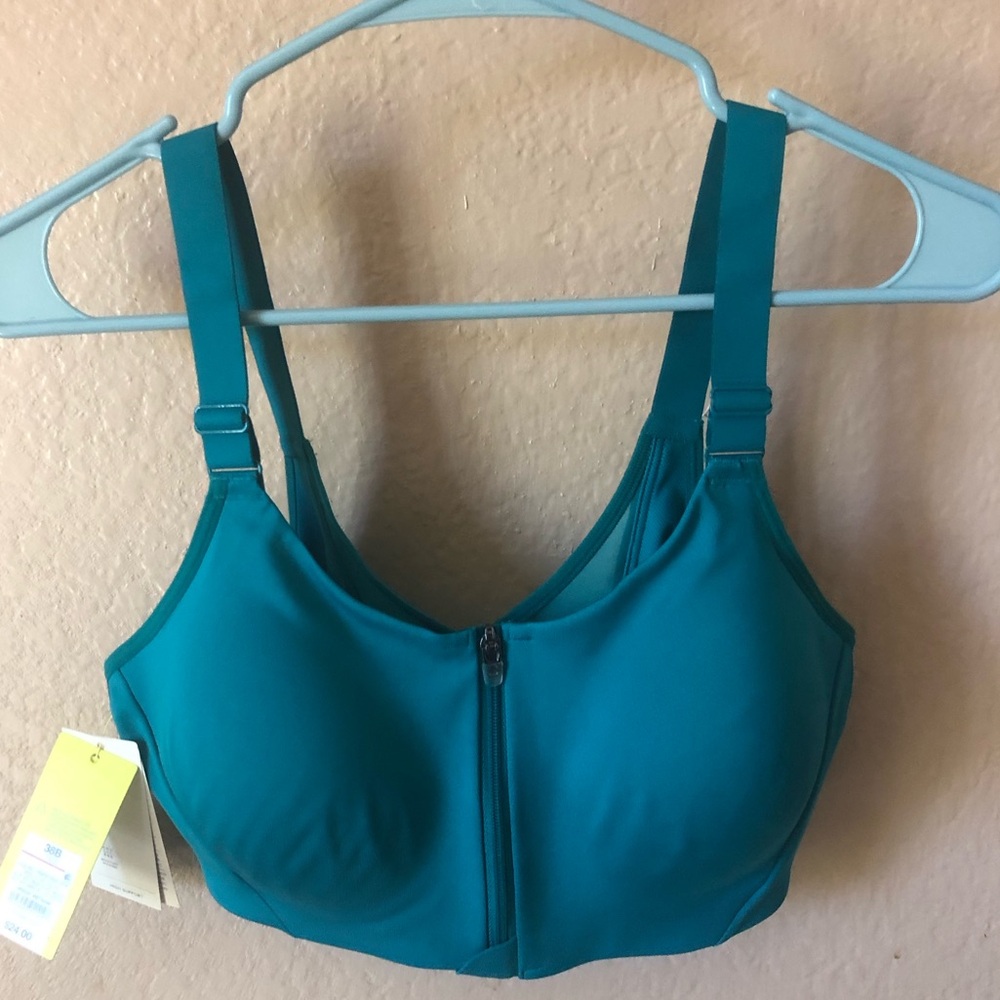 NWT All In Motion Sports Bra 38B